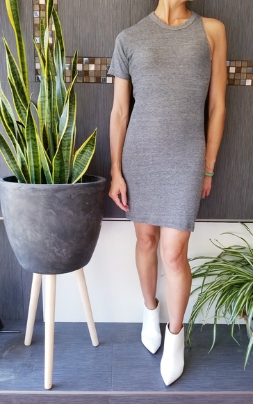 Reformation body con dress - Picture 3 of 7